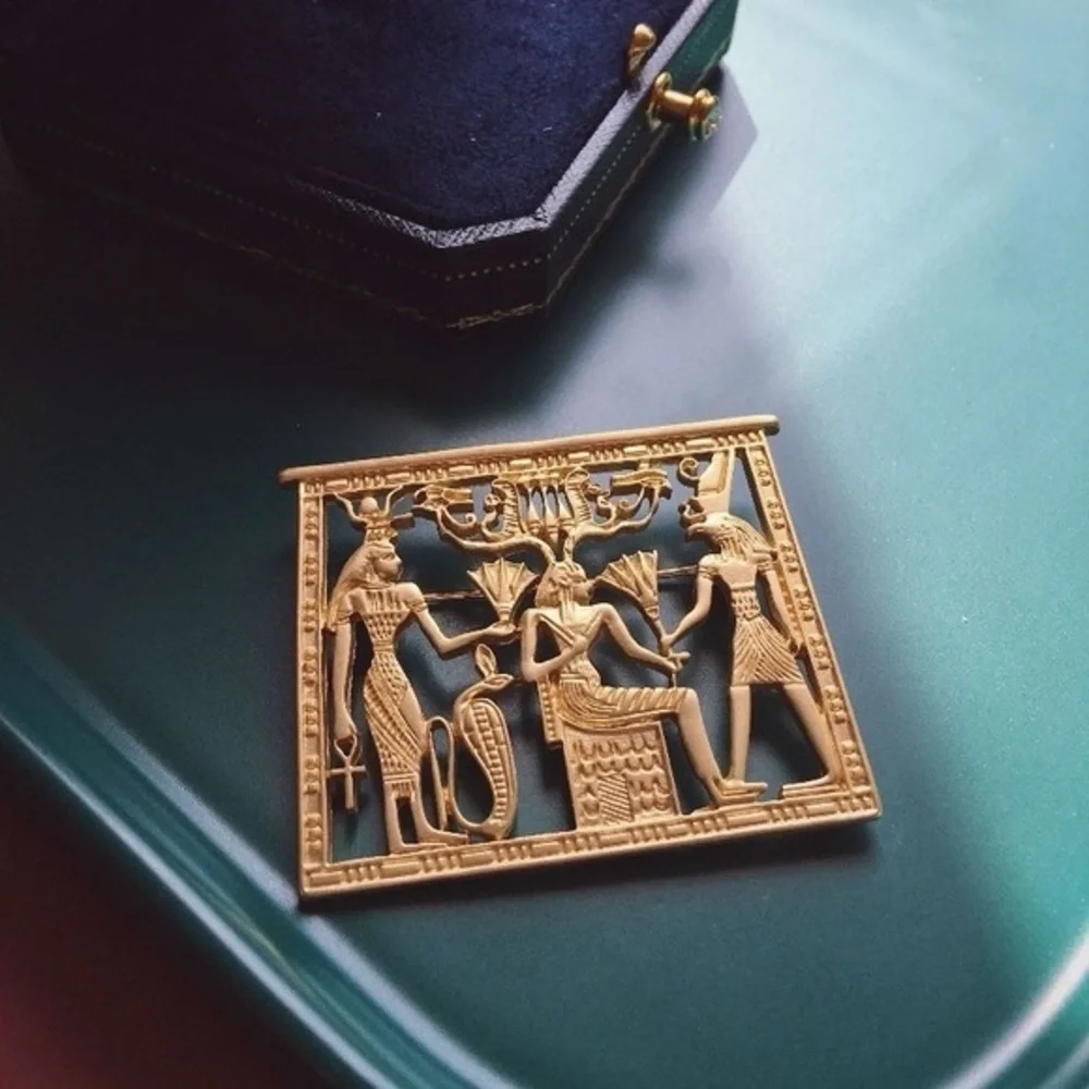 Egyptian Revival Brooch Unisex‎ OS Gold New Ancient Mythology Hieroglyphic Pin